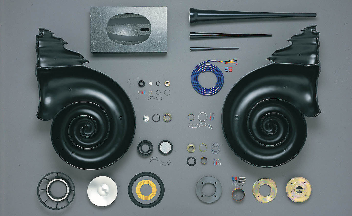 Nautilus від Bowers & Wilkins - одна з найбільш незвичайних, дорогих і авторитетних в плані звучання акустичних систем