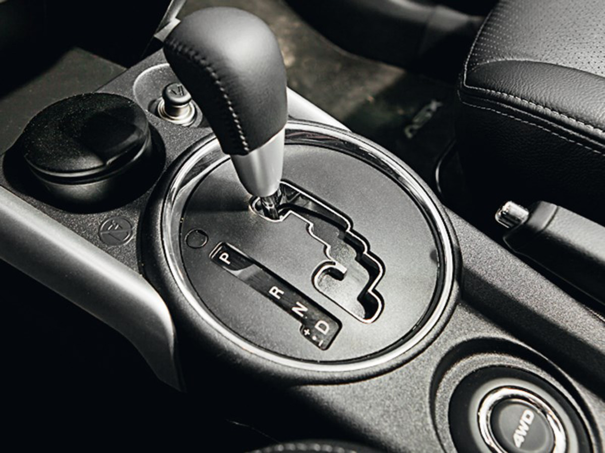 У деяких випадках допомагає підтяжка кріпильних болтів механізму склопідіймача