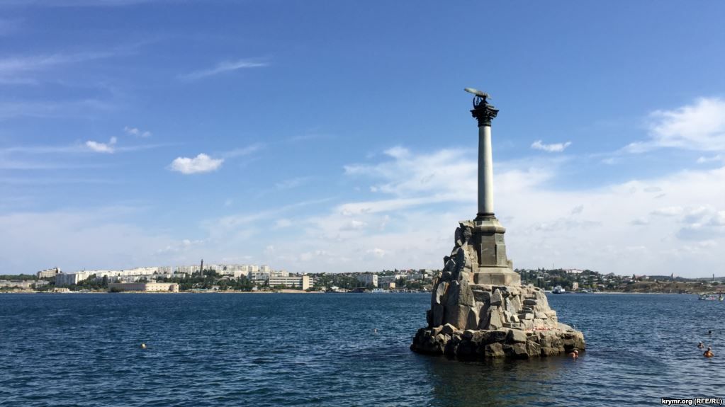 Реєстратори рекордів записали Севастополь, в якому був зафіксований світовий рекорд по балансуванню предметів, як місто, розташоване на території РФ