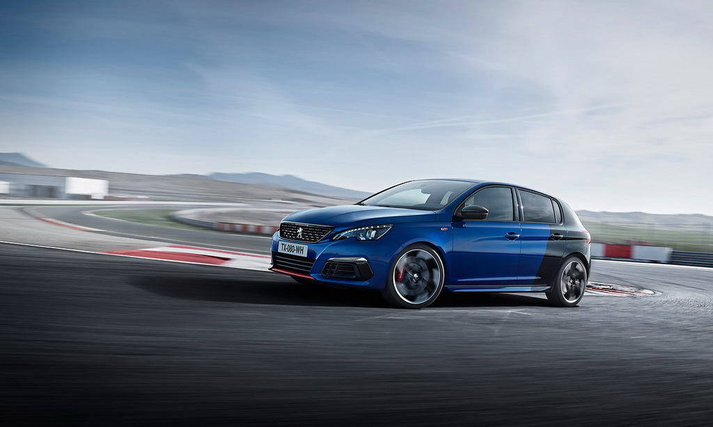 Peugeot 308 GTi дарує неймовірні відчуття від водіння, не жертвуючи продуктивністю або комфортом для пасажирів