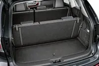 У разі використання третього ряду сидінь багажник Toyota Highlander стає зовсім невеликим - всього 195 л до лінії скління