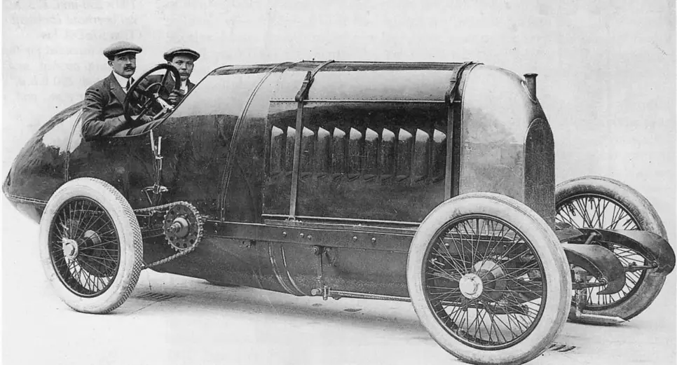 Такі машини були побудовані в 1910 році в кількості всього двох штук спеціально для заїздів на максимальну швидкість
