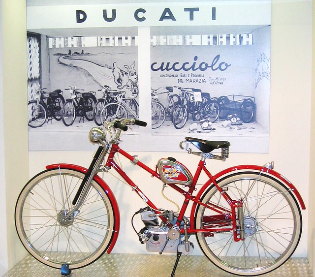 Одним з ключових умов націоналізації Ducati було його переорієнтація на виробництво дешевих видів транспорту, в якому відчувалася дуже серйозна нестача на внутрішньому ринку Італії в післявоєнний час