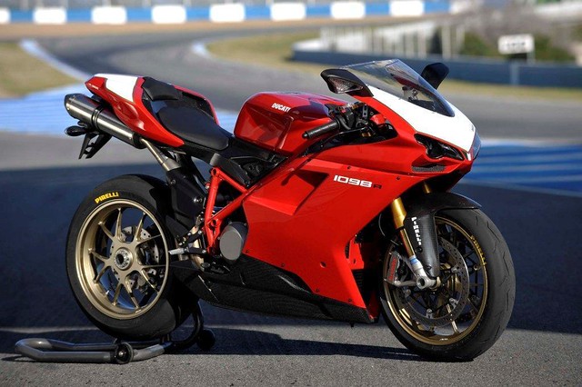 До прибутковості італійський виробник мотоциклів повертається тільки в 2008 році