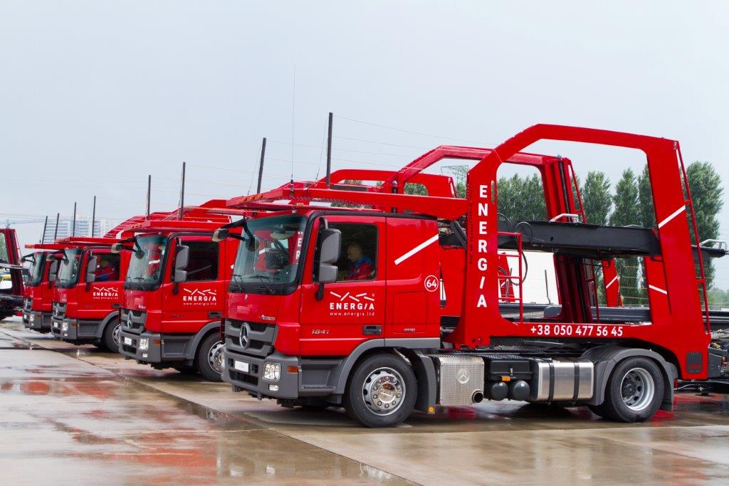 Дилерський центр Mercedes-Benz «АТЛАНТ», найбільший і досвідчений гравець на ринку комерційної техніки Mercedes-Benz в Україні, в результаті успішних переговорів з керівництвом групи компаній LOHR з головного офісу Франції, підписали сервісний контракт з компанією LOHR Service