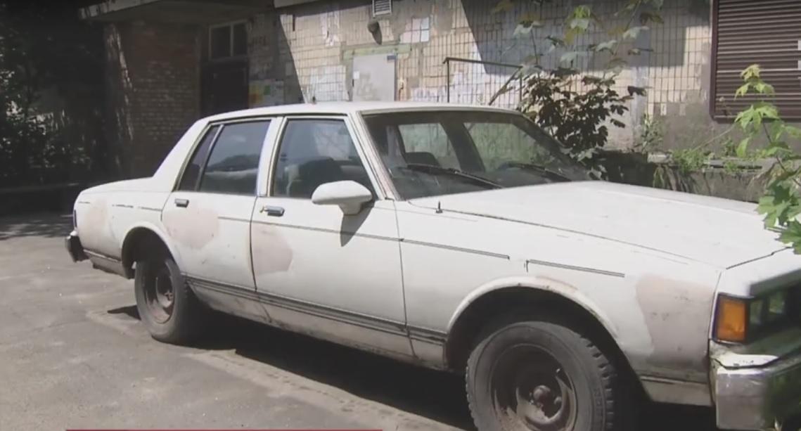 Утилізувати старі автомобілі в Україні повинні були почати ще 5 років тому, а керувати процесом довірили міністерству екології