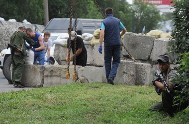 10 червня 2014 року, 11:44 Переглядів:   Рух транспорту на Ларинський полігон ТПВ заблоковано прихильниками ДНР