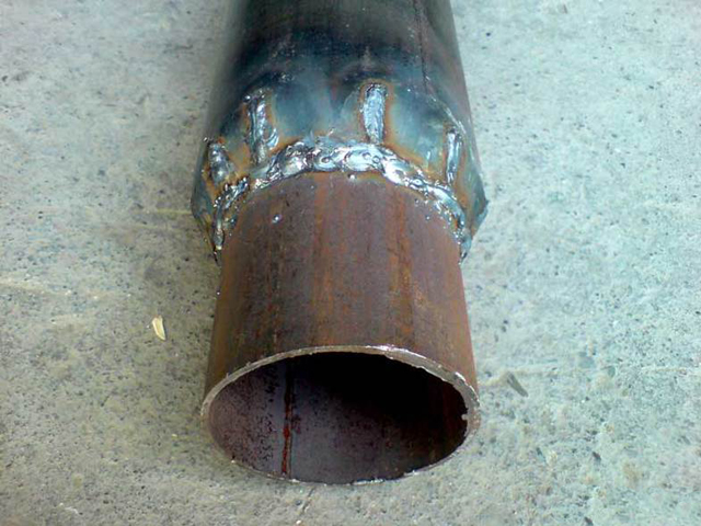 зварювання;   труби металеві різного діаметру - 2 штуки;   щітка з металу