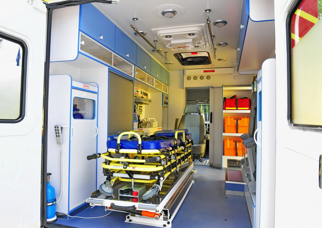 Автомобіль швидкої медичної допомоги (реанімобіль) на базі ГАЗель Next виготовлений за модульним принципом: на шасі Next встановлений спеціальний медичний модуль, який дозволяє значно збільшити простір медичного відсіку і забезпечити комфортні умови для розміщення пацієнтів і роботи лікарів