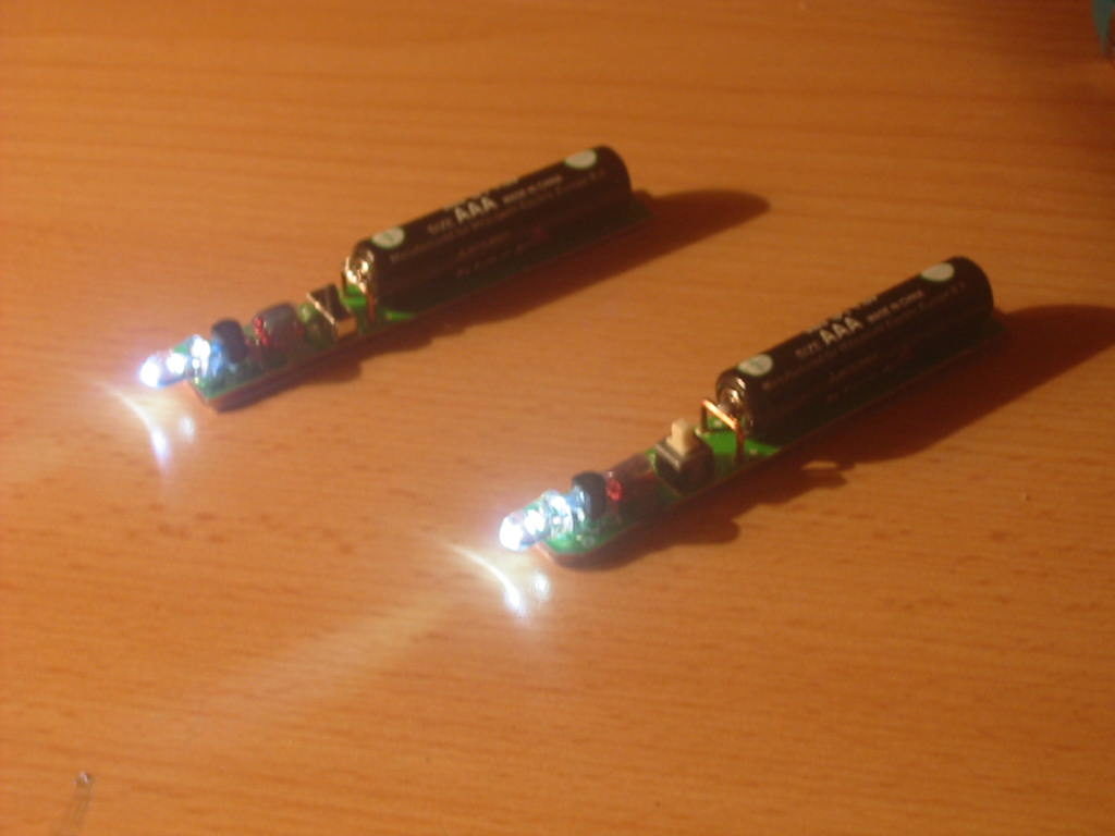 Підвищуючий перетворювач напруги для живлення світлодіода від однієї батарейки 1,5 В