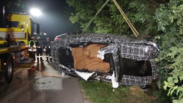 14 червня 2018, 5:22 Переглядів:   Закамуфльований прототип спорткара BMW восьмий серії потрапив у важку аварію поблизу міста Ландсхут, повідомляє Баварське радіо