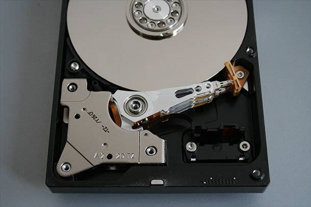 У деяких випадках, коли в диску вийшла з ладу тільки одна головка, то дані з нього можна відновити без заміни блоку головок