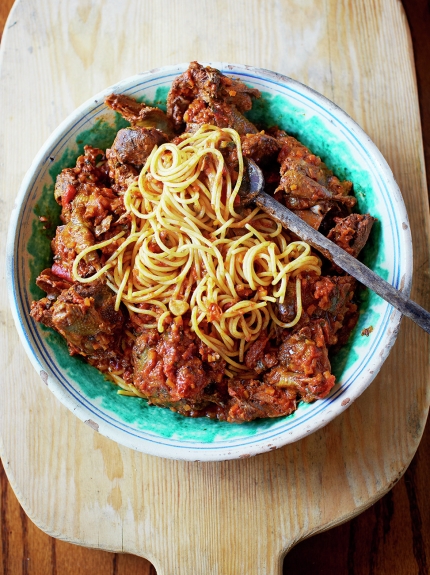 Спагеті з м'ясним рагу