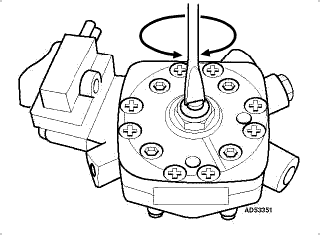 Малюнок 17 - гвинтова втулка регулювання базового положення плунжера   (Дозатор перевернуть)