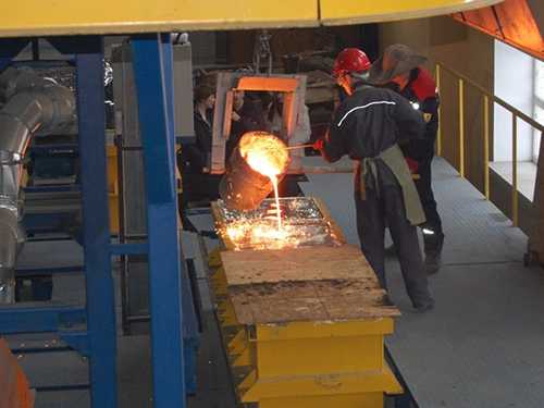 Послуги лиття сталі під тиском це спосіб виробництва металевих виливків, при якому вони виготовляються в прес-формі з тиском до 700 МПа