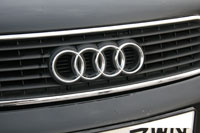 У 1899 році Август   Хорьх заснував фірму Horch, до якої і йдуть корені компанії Audi