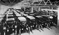 Більшість людей знають про те, що ModelT від Ford був першим по-справжньому доступним автомобілем