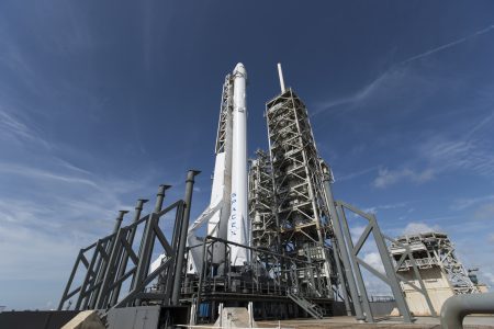 Наступного тижня - 8 грудня - приватна космічна компанія SpaceX збирається виконати черговий запуск за контрактом з NASA і відправити до МКС вантажівка Dragon з вантажем продовольства і наукового обладнання (місія SpaceX CRS-13)
