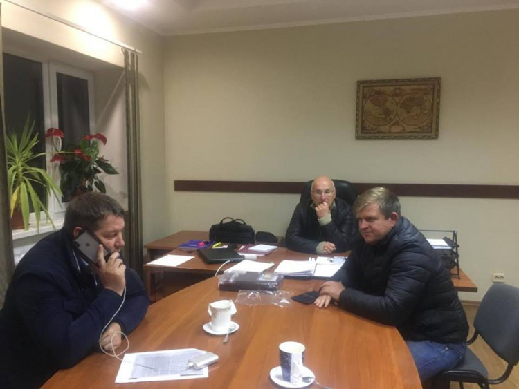 Також увечері відбулася телефонна розмова голови ОДА Андрія Гордєєва з прем'єр-міністром України Володимиром Гройсманом щодо вирішення ситуації з газом